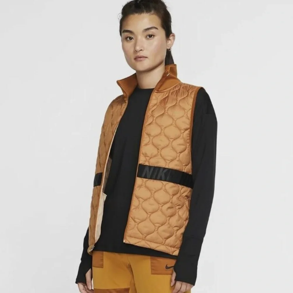 Nike Vest - Picture 3 of 6